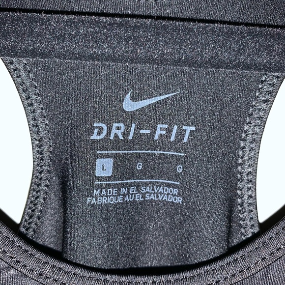 Nike Workout tank - Picture 3 of 3